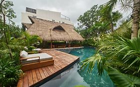 Dhalia - Private Roof With Pool & Beach Club Access